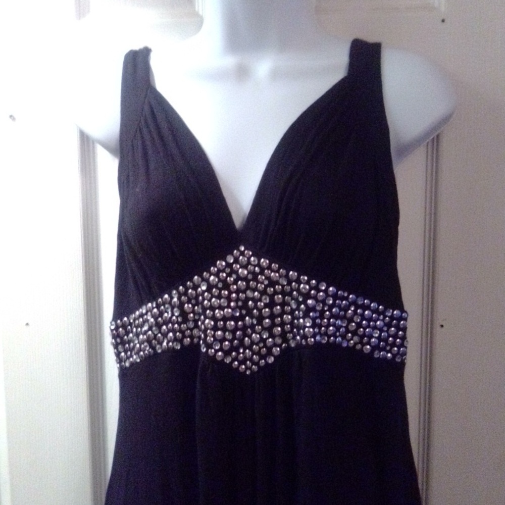 Dress - Picture 2 of 4